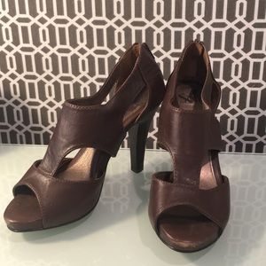 Sofft Brown 3in Sandals